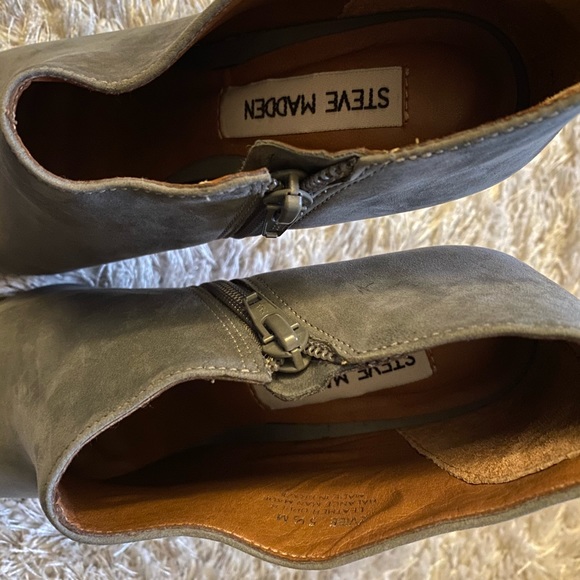 Grey Steve madden heels - Picture 3 of 3
